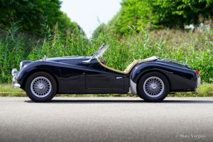 Triumph TR3A-1958-Dark-Blue-Bleu-Fonce-Dunkelblau-02.jpg