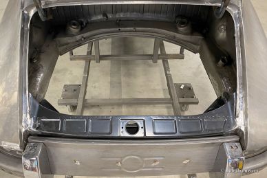 Porsche 911 2.0 SWB 1968 body restoration