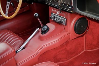 Jaguar E-type 4.2 Litre S1 FHC, 1965