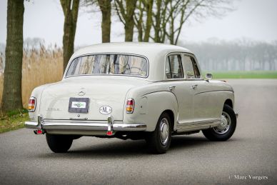 Mercedes-Benz 220 S (W180), 1958