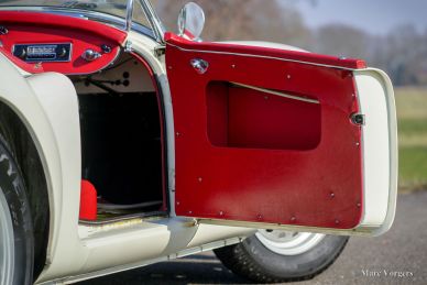 MG MGA Twin-Cam roadster, 1958