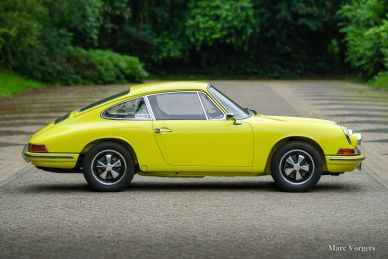 Porsche 911 2.0 SWB 1968 body restoration