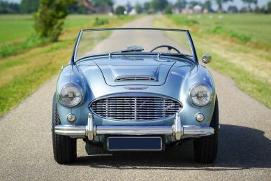 THE BIG HEALEYS BY JOHN NIKAS & MARC VORGERS BOOK