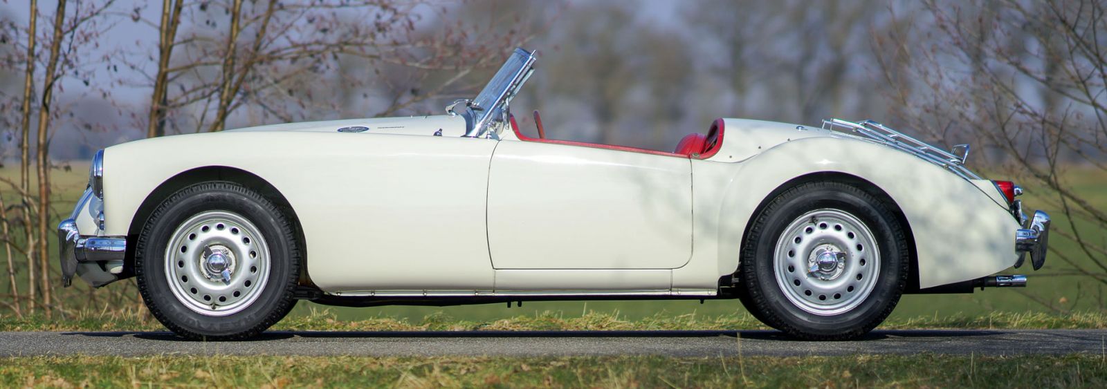 MG MGA Twin-Cam roadster, 1958
