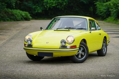 Porsche 911 2.0 SWB 1968 body restoration