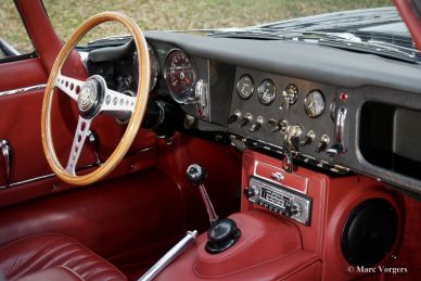 Jaguar E-type 4.2 Litre S1 FHC, 1965
