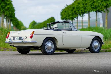 MG MGB roadster, 1966