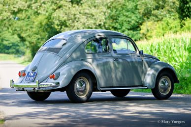 Volkswagen Beetle (oval window), 1956