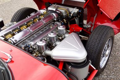 Jaguar E-type 4.2 FHC, 1965