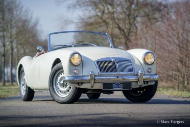MG MGA Twin-Cam roadster, 1958