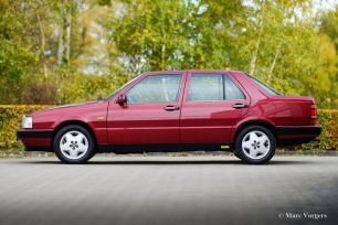 Lancia_Thema_Ferrari_8_32_1988_Rosso_Winner_Red_Rouge_Rot_Metallic_02.jpg