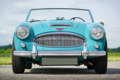 THE BIG HEALEYS BY JOHN NIKAS & MARC VORGERS BOOK