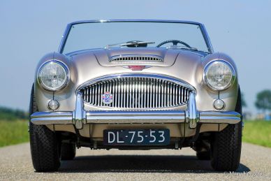 THE BIG HEALEYS BY JOHN NIKAS & MARC VORGERS BOOK