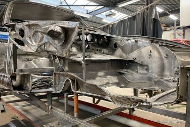 Porsche 911 2.0 SWB 1968 body restoration