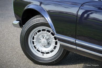 Mercedes-Benz 230 SL 