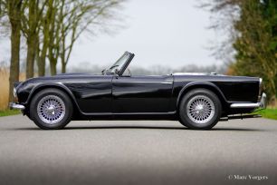 Triumph-TR4-1965-Black-Noir-Schwarz-Zwart-02.jpg