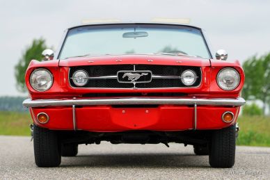 Ford Mustang convertible, 1965