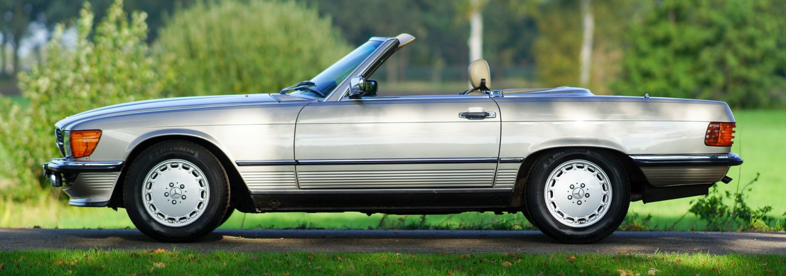 Mercedes-Benz 300 SL (R107), 1987