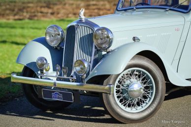 Rover 14 HP Streamline saloon, 1935