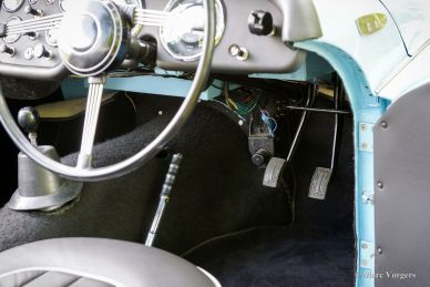 Triumph TR3 (small mouth), 1957