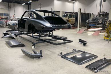 Porsche 911 2.0 SWB 1968 body restoration