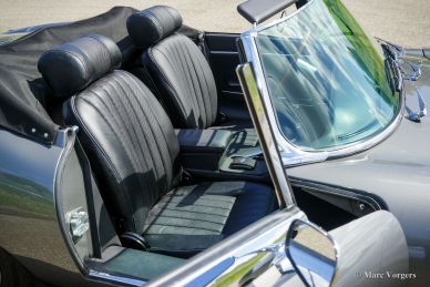 Jaguar E-type 4.2 Litre roadster, 1969