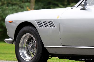 Ferrari 330 GT 2+2 series 1, 1964