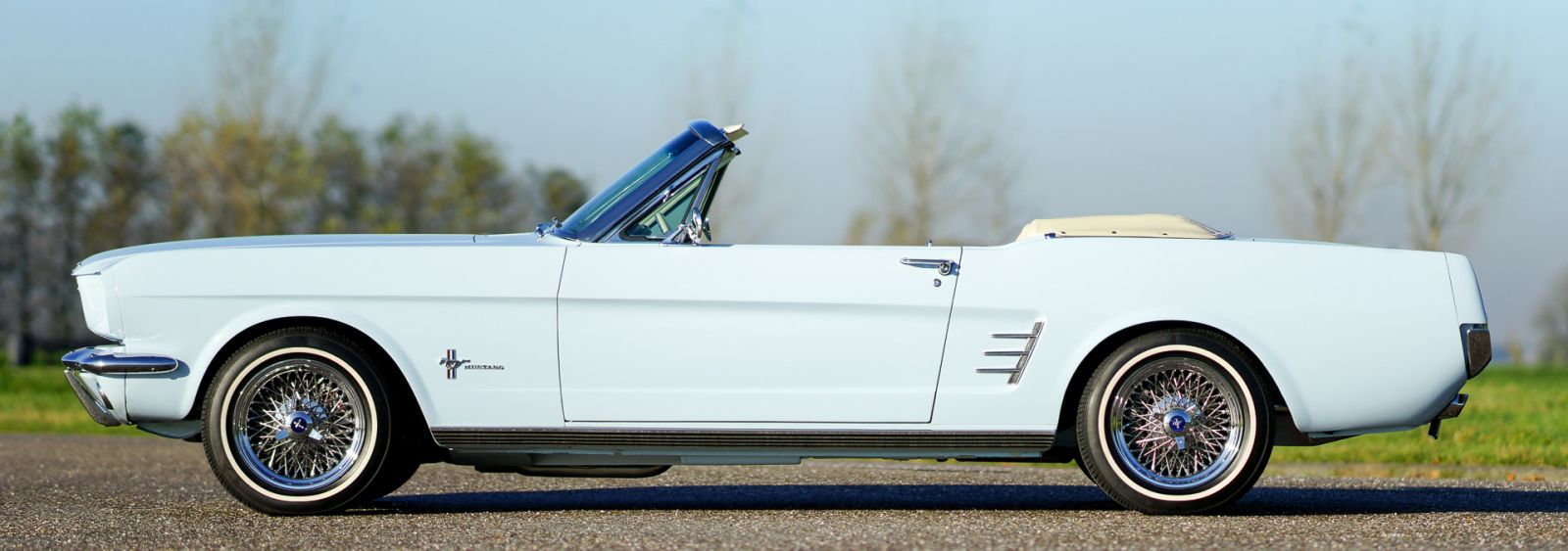 Ford Mustang convertible, 1966