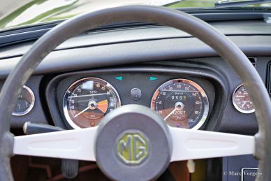 MG MGB roadster, 1975