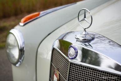 Mercedes-Benz 220 S (W180), 1958