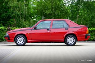 Alfa-Romeo-75-3L-V6-America-1988-Red-Rosso-501-02.jpg