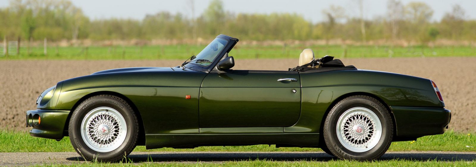 MG RV8, 1995
