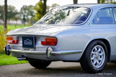 Alfa Romeo Giulia 2000 GTV, 1974