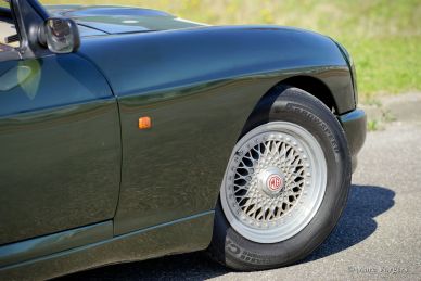 MG RV8, 1996