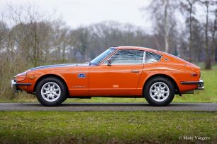 Datsun-240Z-Nissan-Fairlady-Z-S30-Rally-1971-Orange-02.jpg