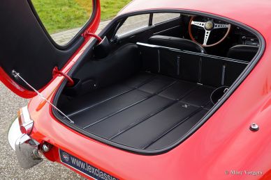 Jaguar E-type 4.2 FHC, 1965
