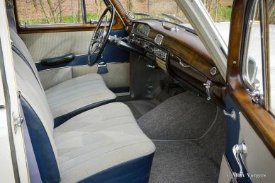 Mercedes-Benz 220 S (W180), 1958