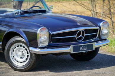Mercedes-Benz 230 SL 