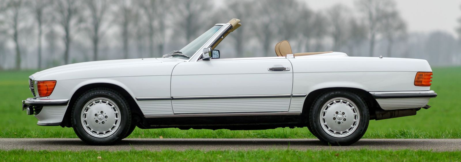 Mercedes-Benz 300 SL (R107), 1987