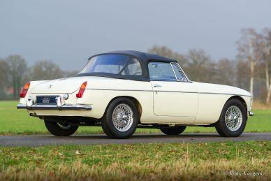 MG MGB roadster, 1965