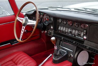 Jaguar E-type 4.2 Litre FHC S2, 1969