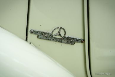 Mercedes-Benz 220 (W187), 1953