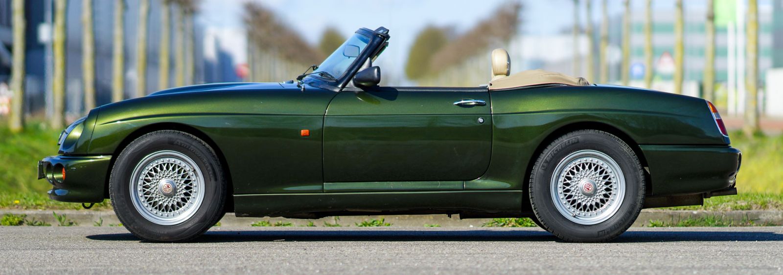 MG RV8, 1996