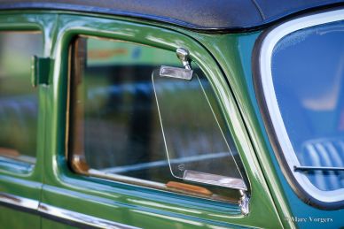 Riley RMF saloon, 1953