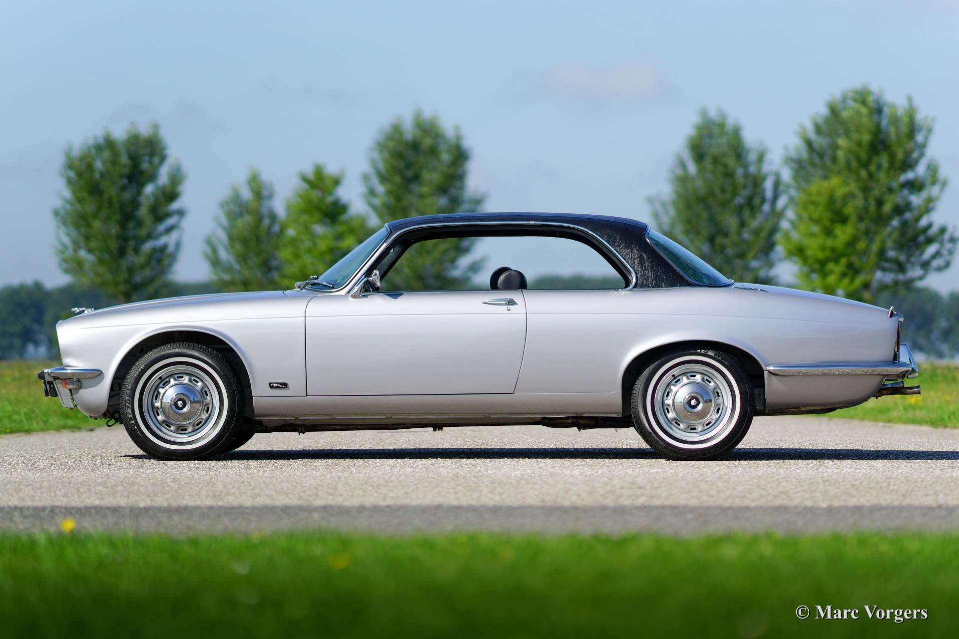 Jaguar Xj6 Coupe 1976 Classicargarage De
